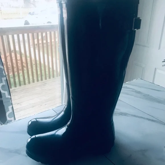 Hunter Black Women's Rain Boots - Picture 6 of 11